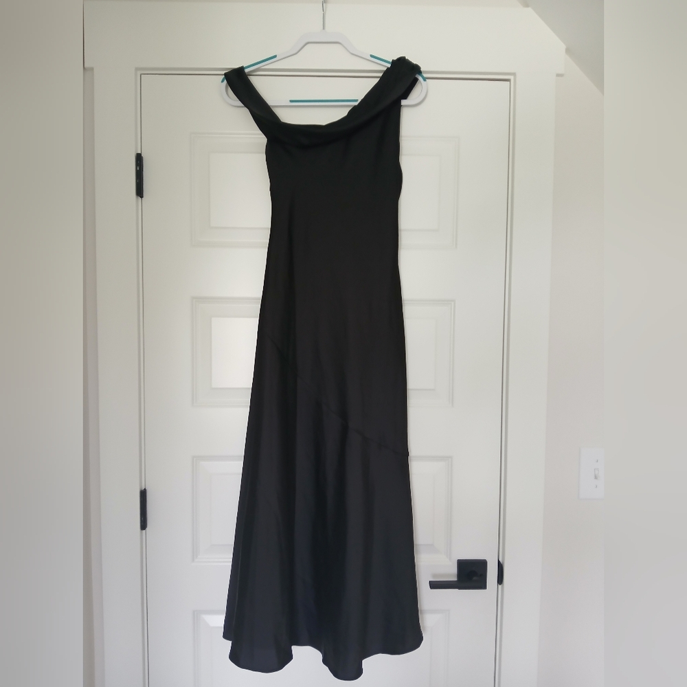 Astr Black Satin One-Shoulder Dress - Picture 7 of 9